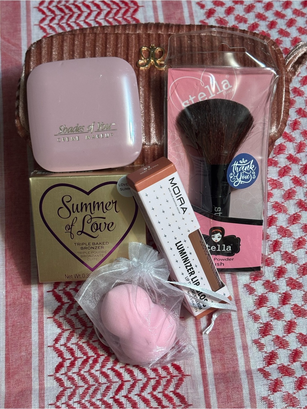 Anastasia Beverly Hills pouch with beauty Bundle